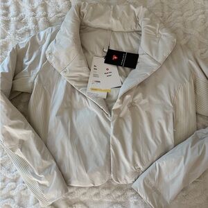 Lululemon Sleek City Jacket NWT Size 8 in Bone $168 Retail